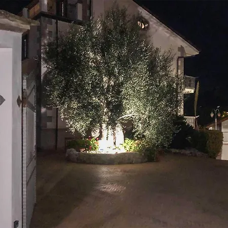 Holiday home Gorgeous In With Kitchen Giffoni Sei Casali
