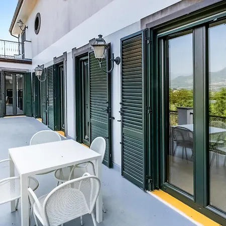Gorgeous In With Kitchen