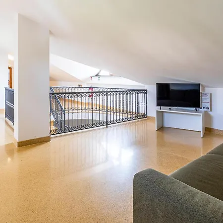 Gorgeous In With Kitchen בית נופש